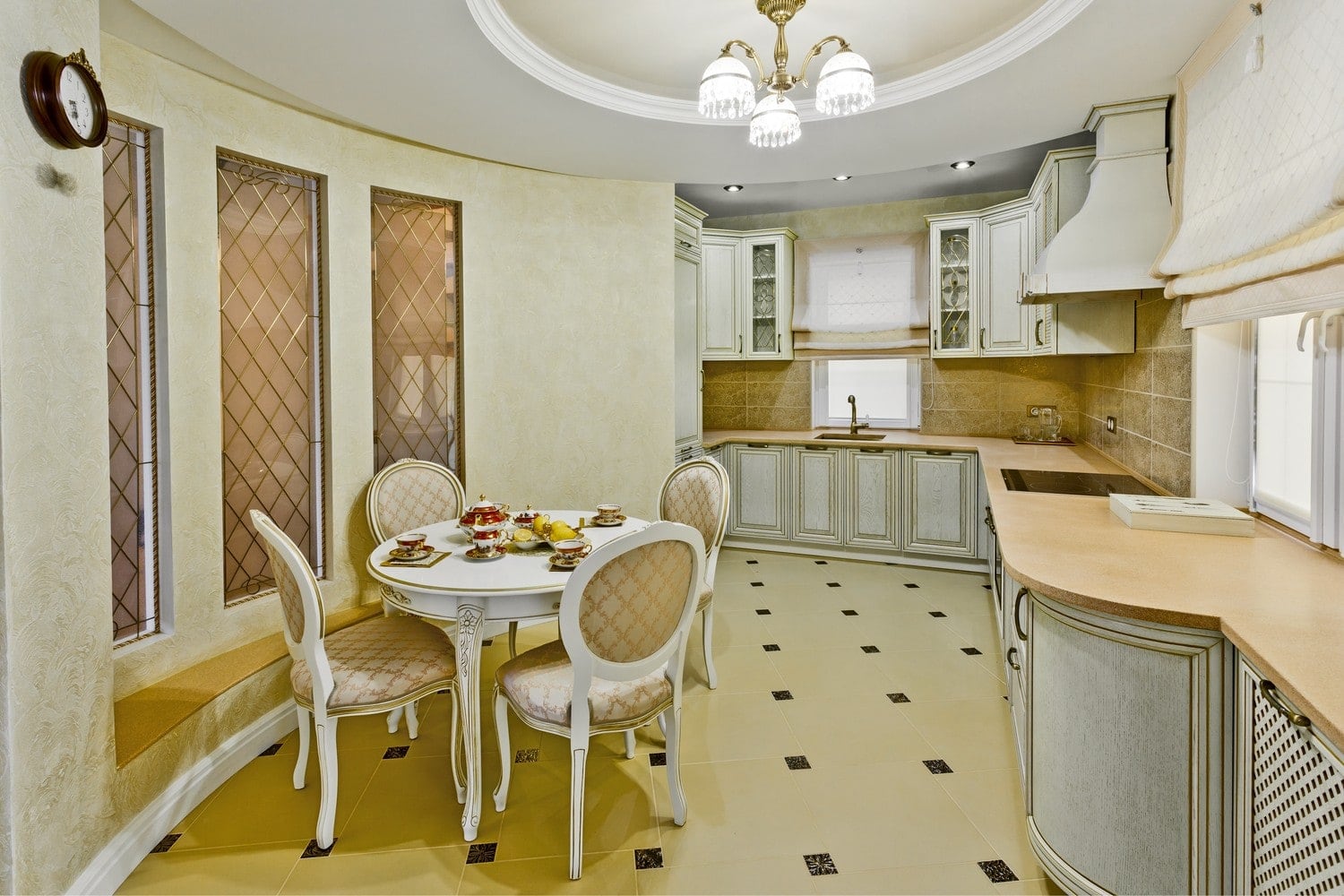 Автор А-СТУДИЯ, дизайнер АННА ИСУПОВА