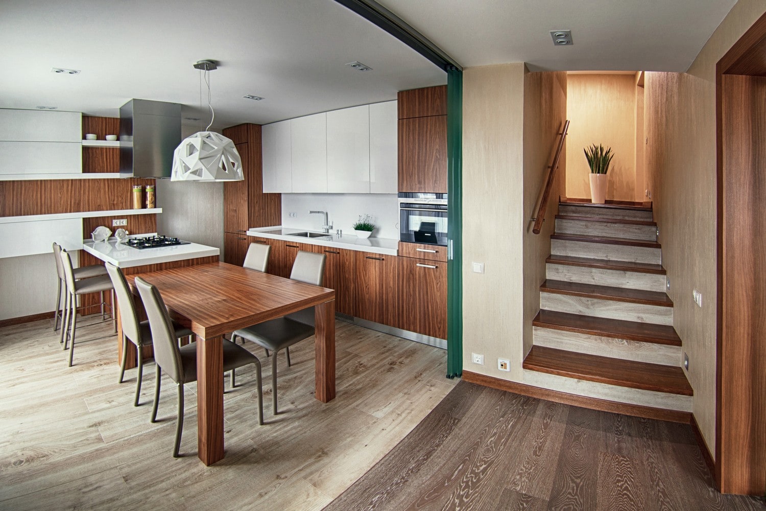 Автор А-СТУДИЯ, дизайнер АННА ИСУПОВА