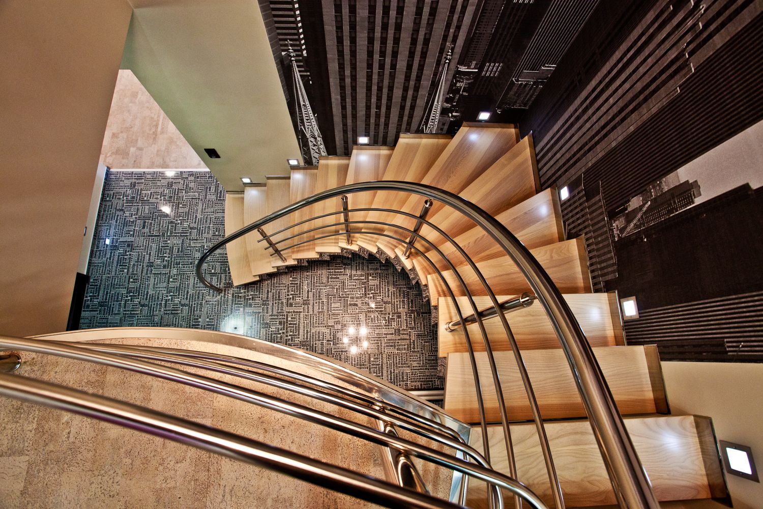 Автор дизайнер АНТОН ЛАЛЕТИН