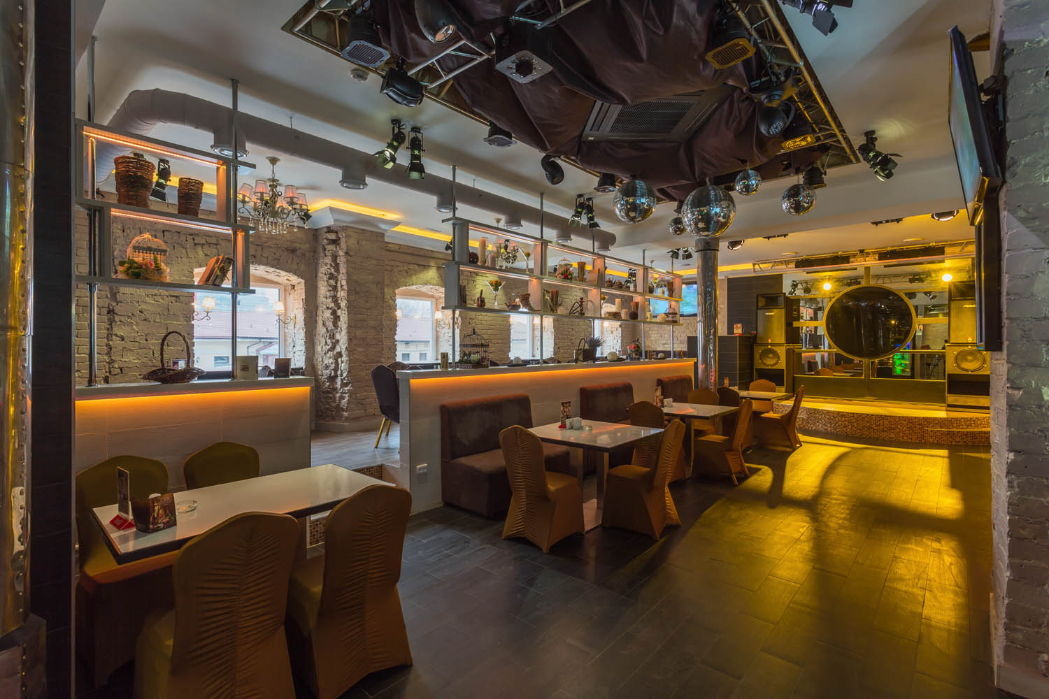 Автор дизайн-студия АТРИУМ, руководитель Олег Рожнев