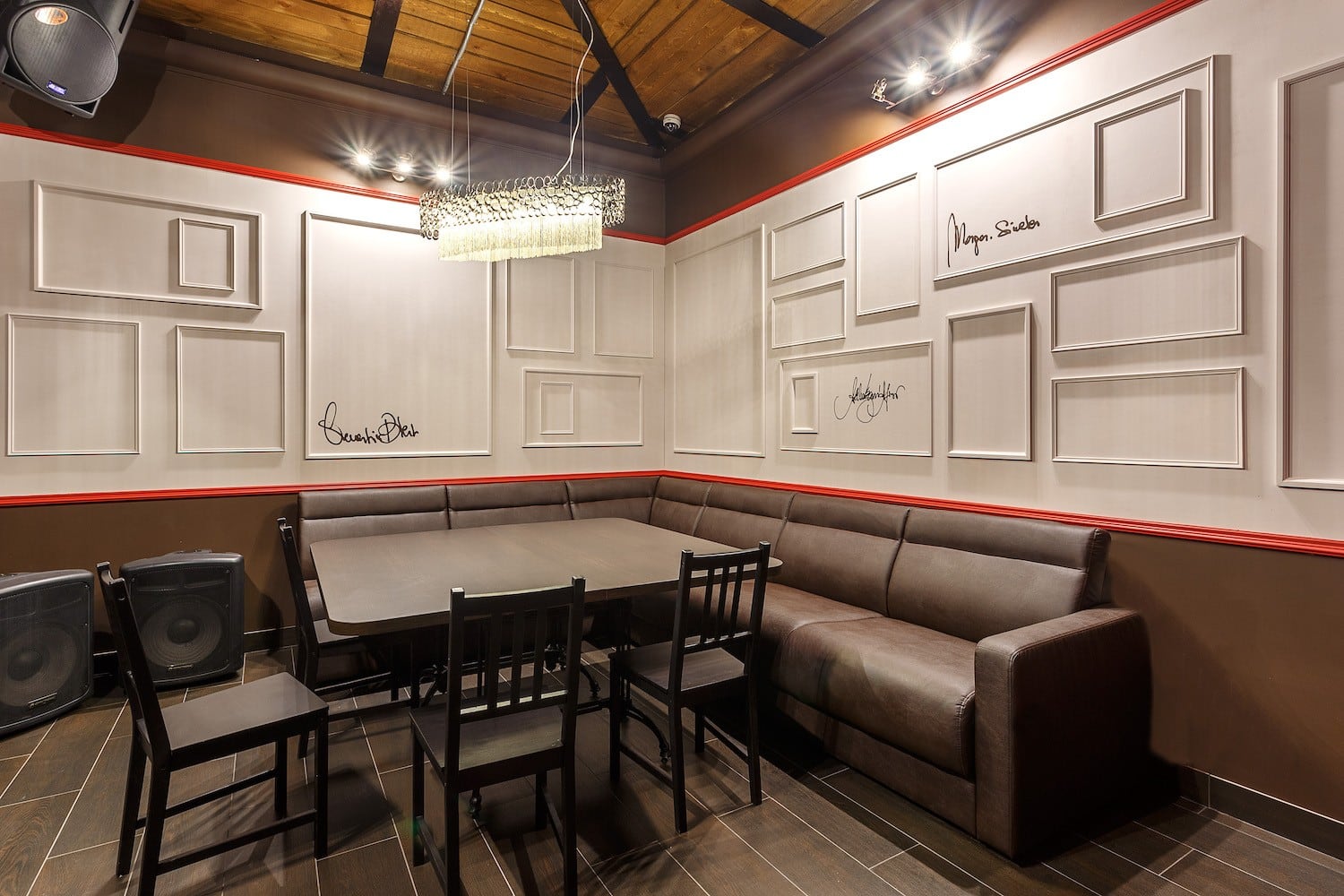 Автор дизайн-студия АТРИУМ, руководитель Олег Рожнев