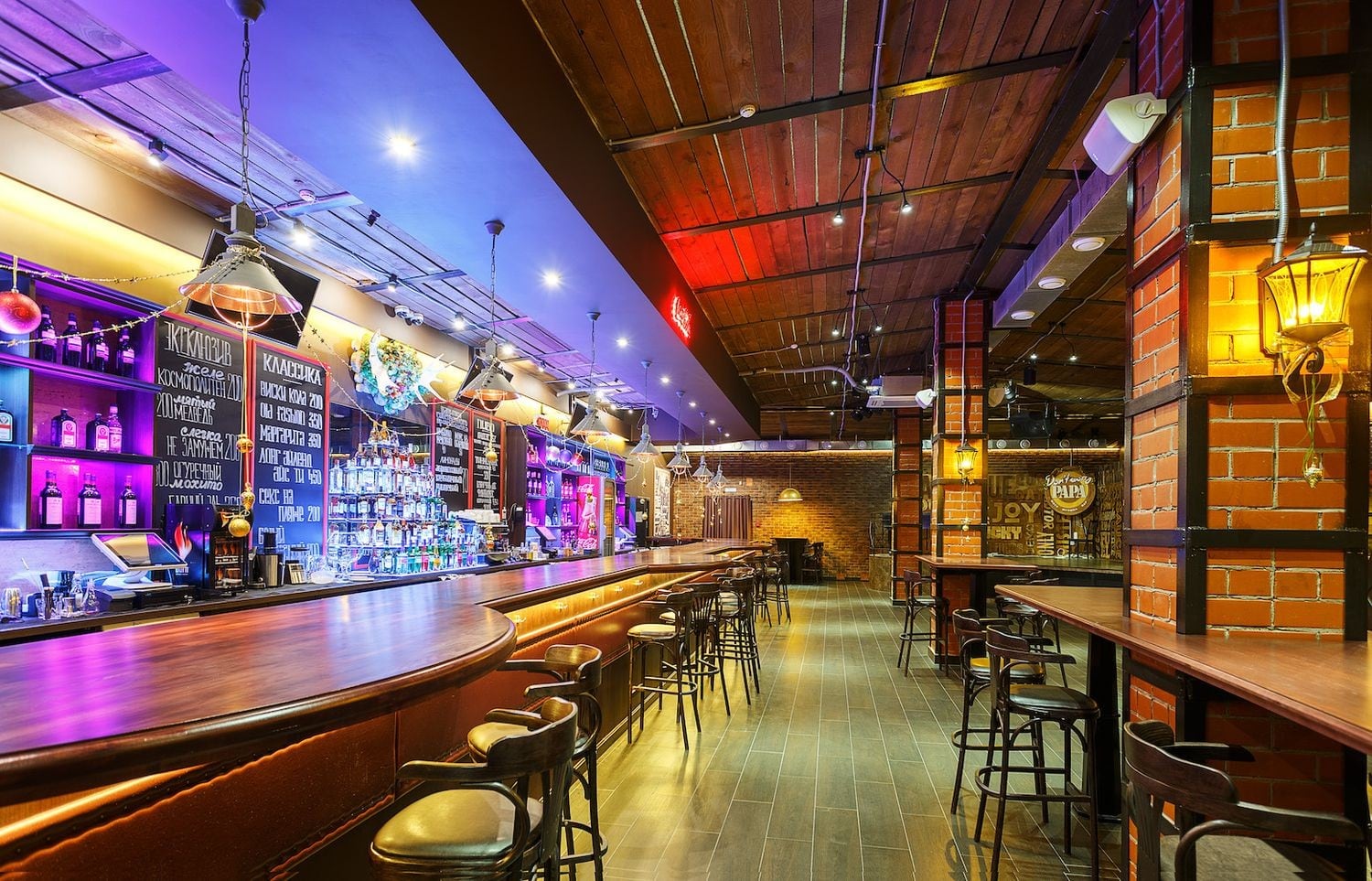 Автор дизайн-студия АТРИУМ, руководитель Олег Рожнев