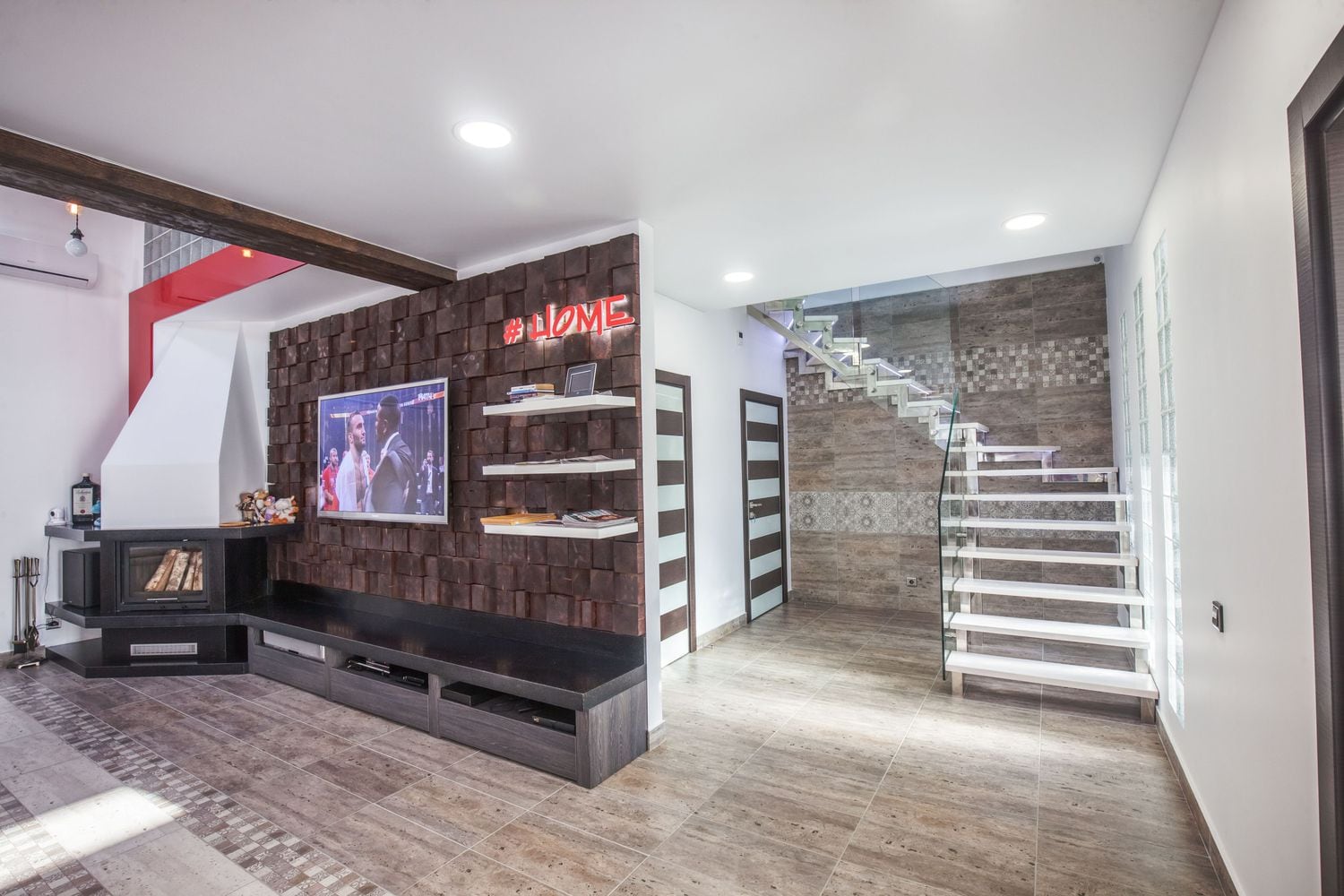 Автор дизайн-студия АТРИУМ, руководитель Олег Рожнев