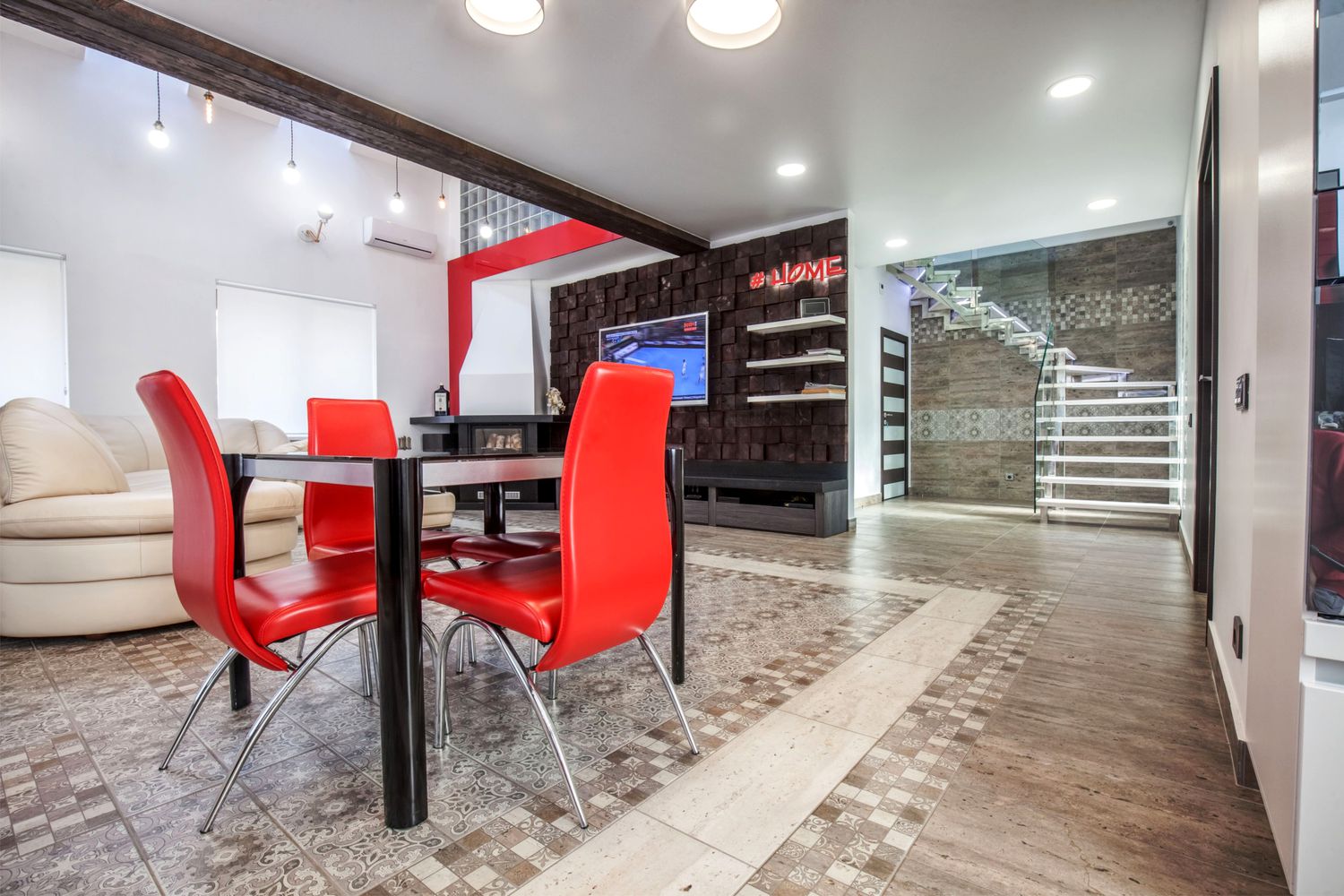 Автор дизайн-студия АТРИУМ, руководитель Олег Рожнев