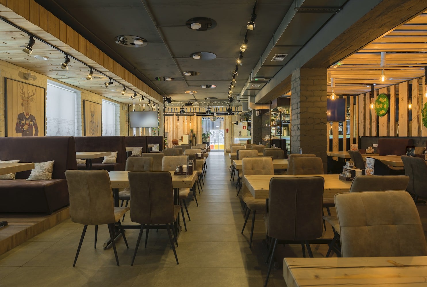 Автор дизайн-студия АТРИУМ, руководитель Олег Рожнев