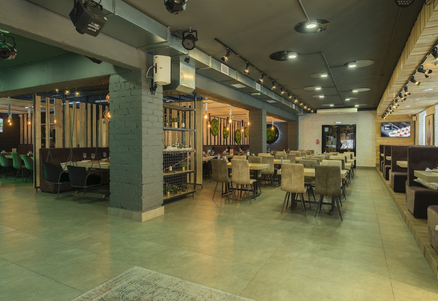 Автор дизайн-студия АТРИУМ, руководитель Олег Рожнев