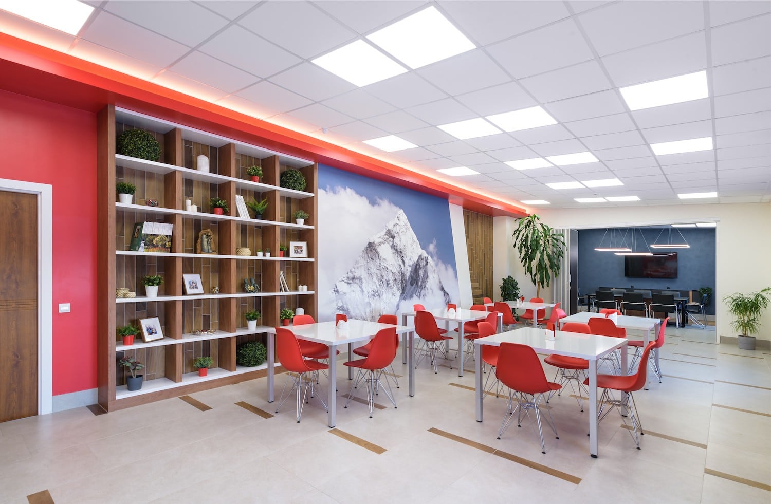 Автор дизайнер АНДРЕЙ КРУТИХИН