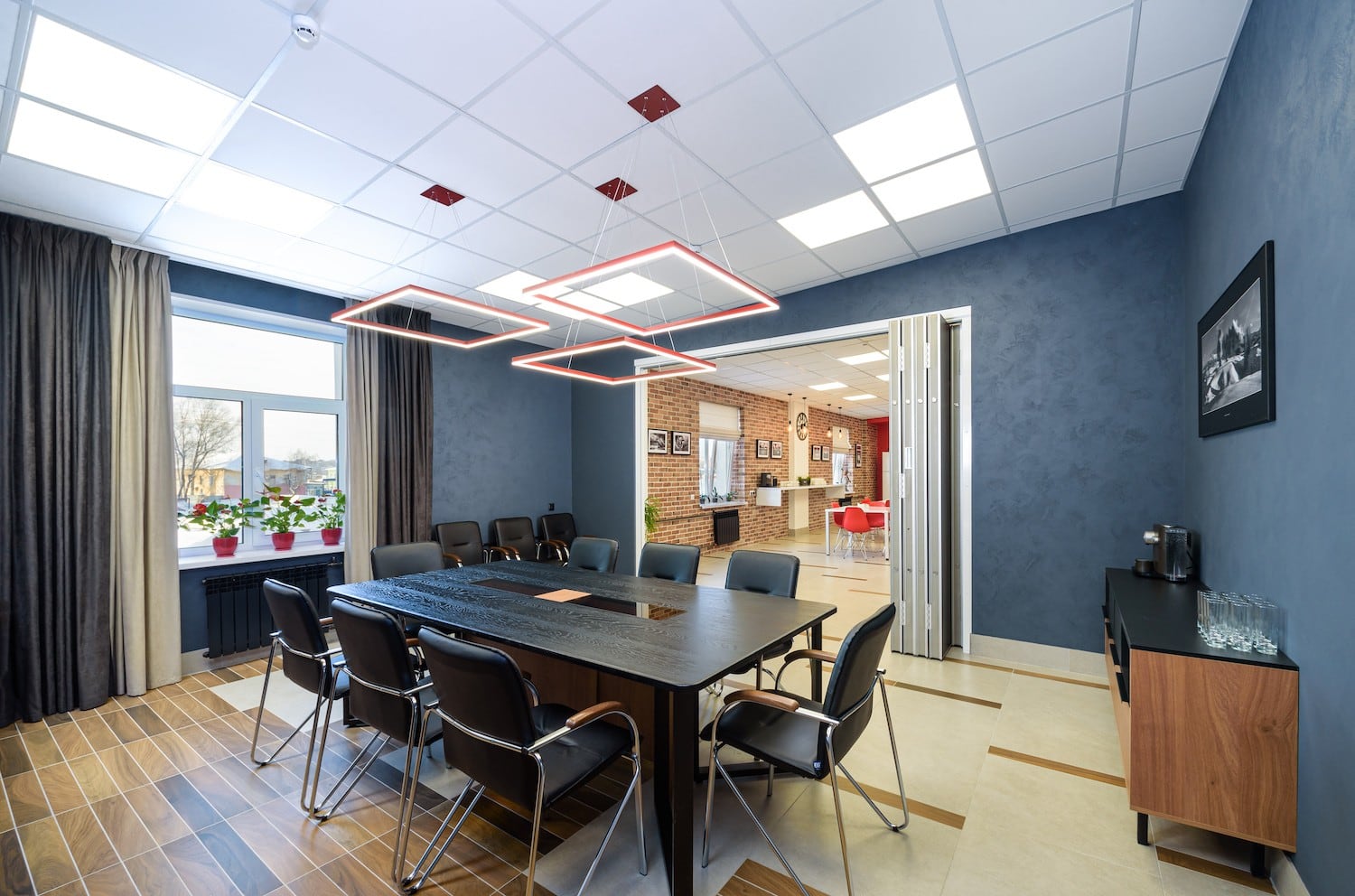 Автор дизайнер АНДРЕЙ КРУТИХИН