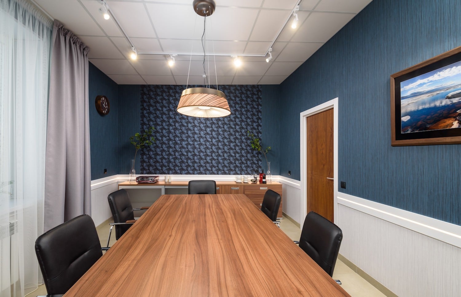 Автор дизайнер АНДРЕЙ КРУТИХИН