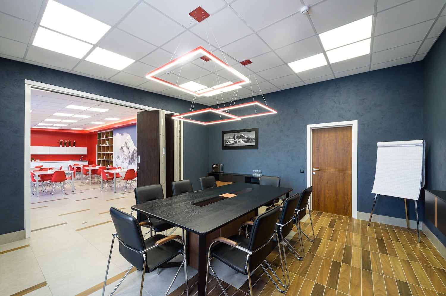 Автор дизайнер АНДРЕЙ КРУТИХИН