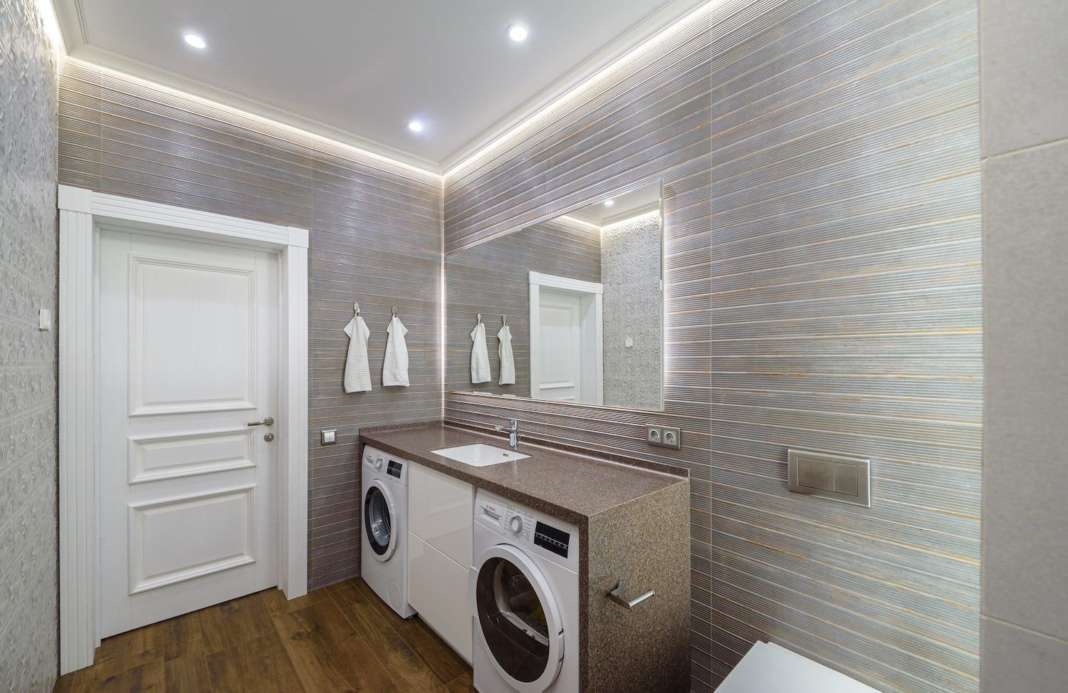 Автор дизайнер АНДРЕЙ КРУТИХИН