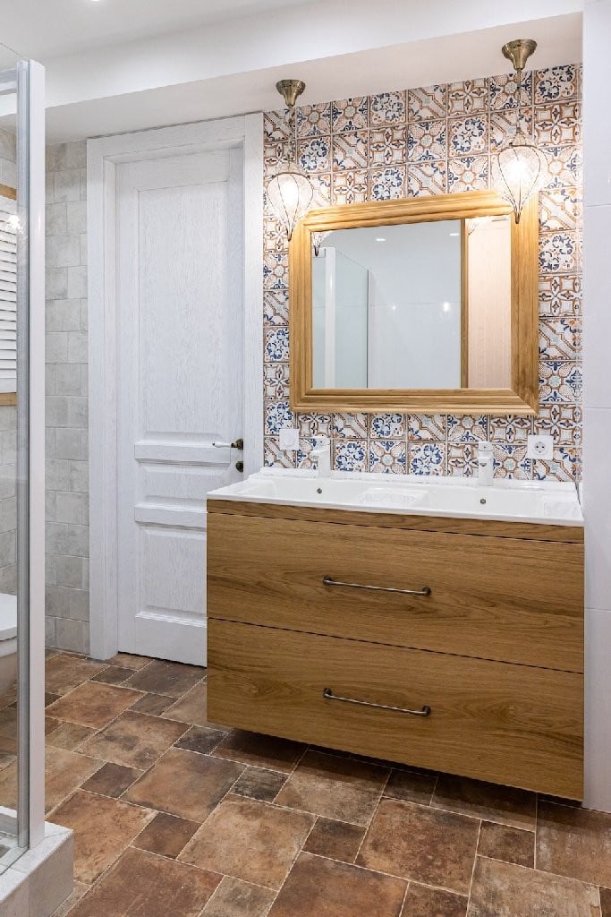 Автор дизайнер АНДРЕЙ КРУТИХИН