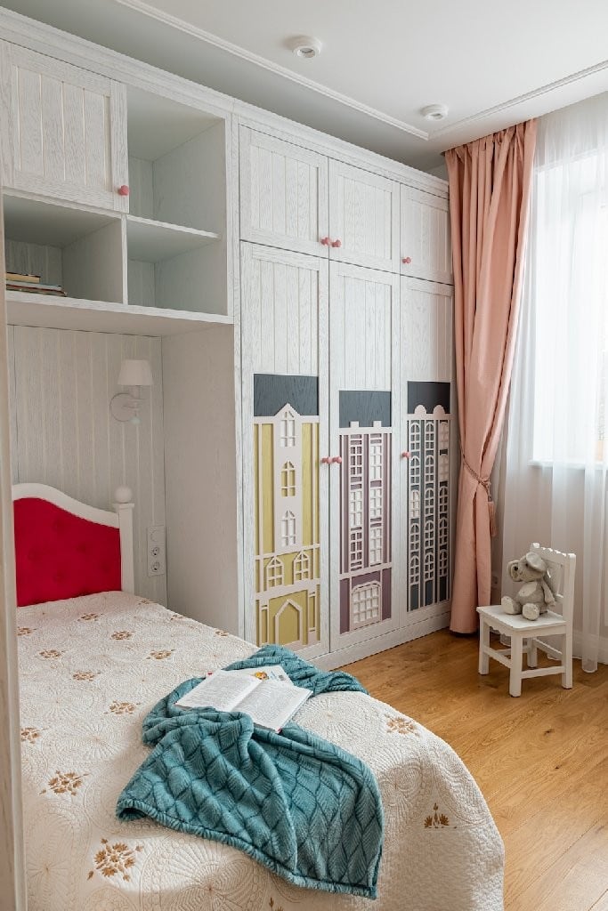 Автор дизайнер АНДРЕЙ КРУТИХИН