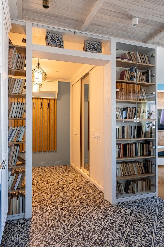 Автор дизайнер АНДРЕЙ КРУТИХИН