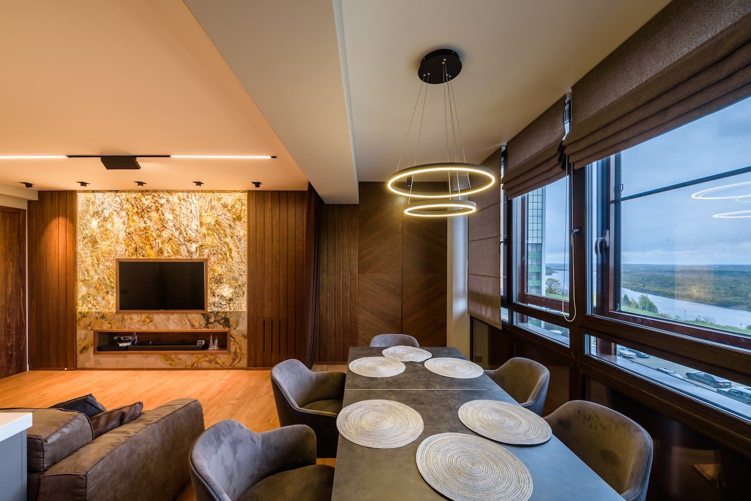 Автор дизайнер АНДРЕЙ КРУТИХИН