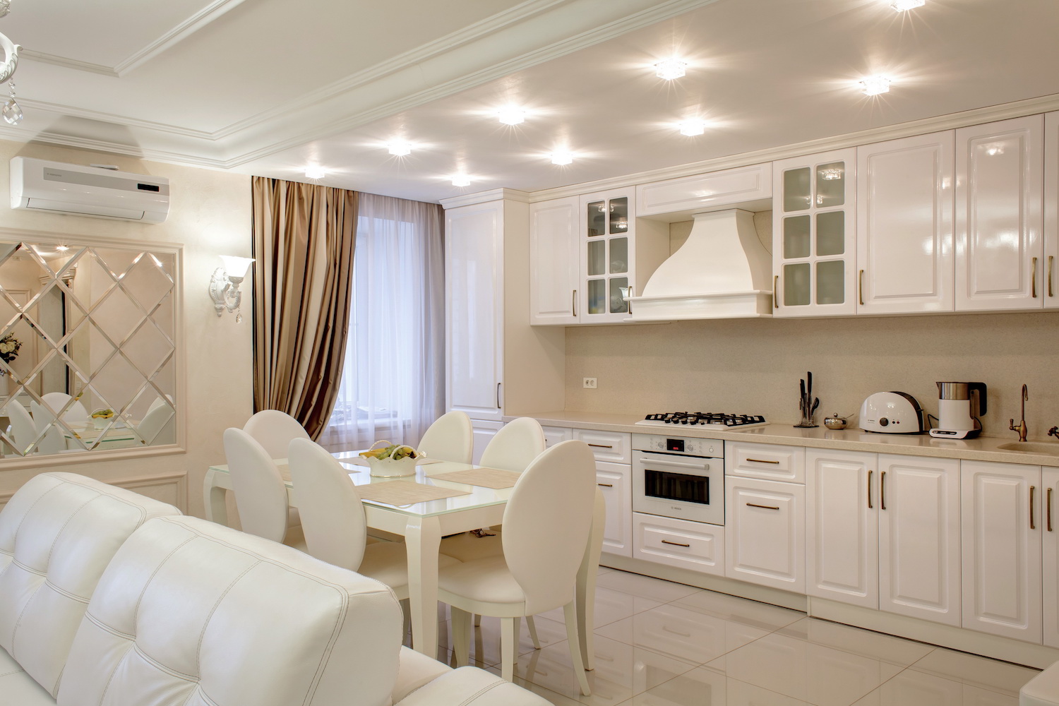 Автор дизайнер ОЛЕГ ЧАРУШИН