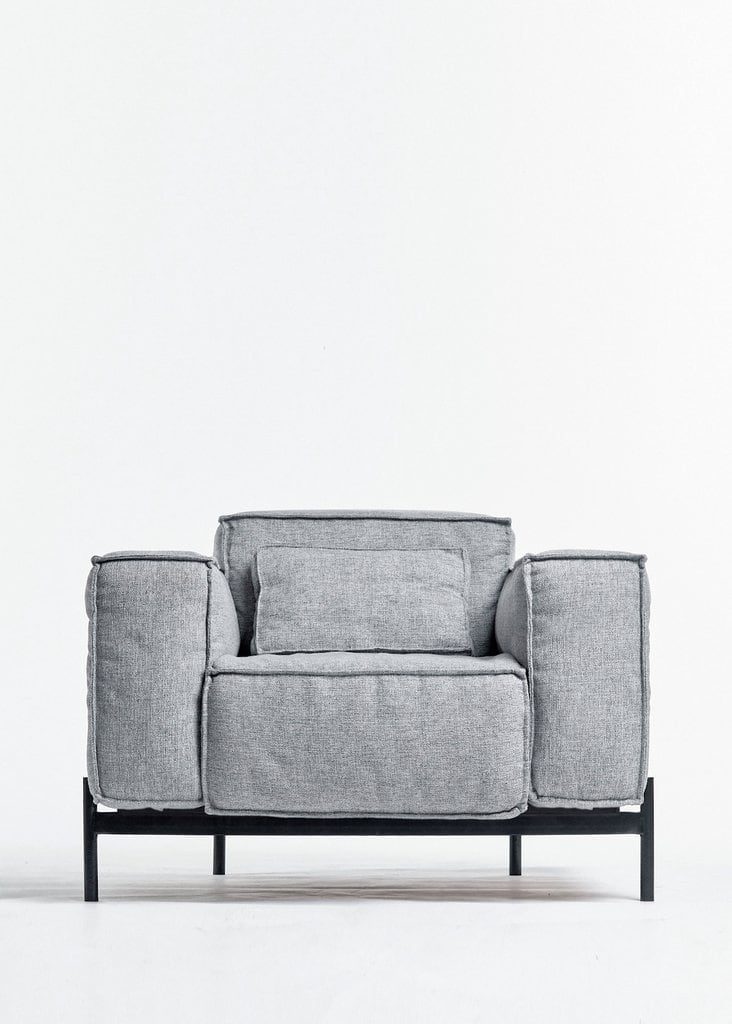 Автор дизайнер ОЛЕГ ЧАРУШИН