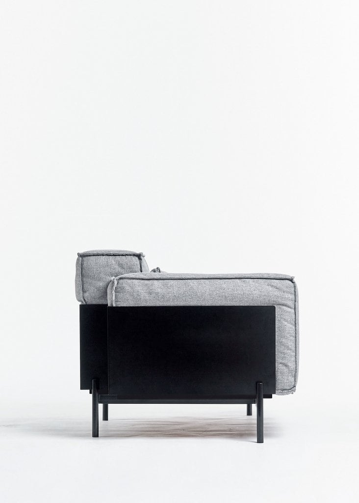 Автор дизайнер ОЛЕГ ЧАРУШИН