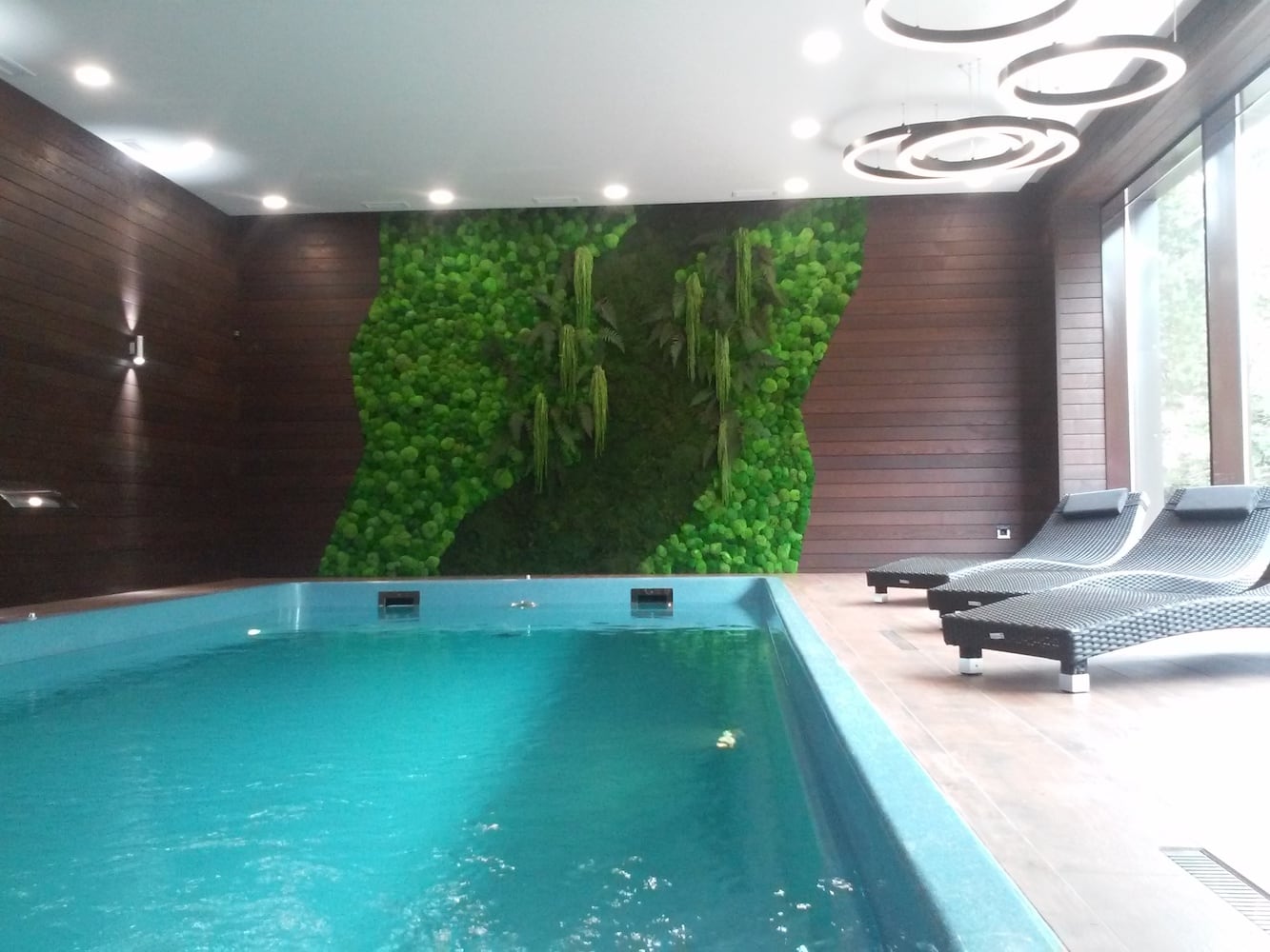 Автор дизайнер ОЛЕГ ЧАРУШИН