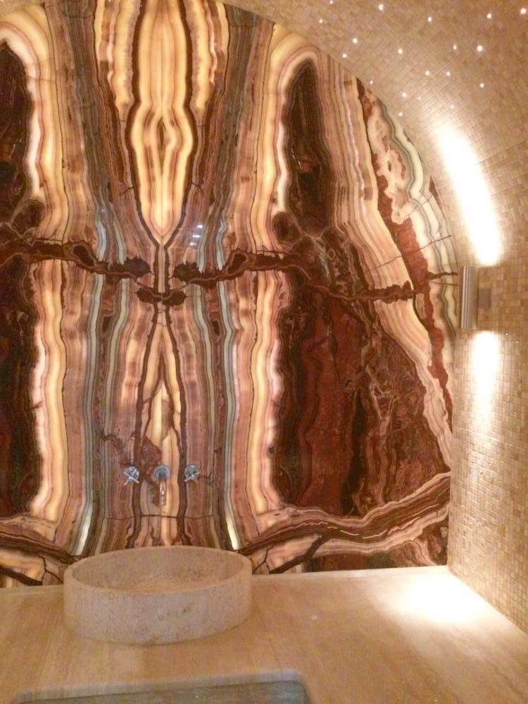 Автор дизайнер ОЛЕГ ЧАРУШИН