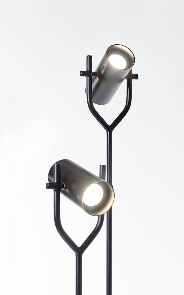 Автор дизайнер ОЛЕГ ЧАРУШИН