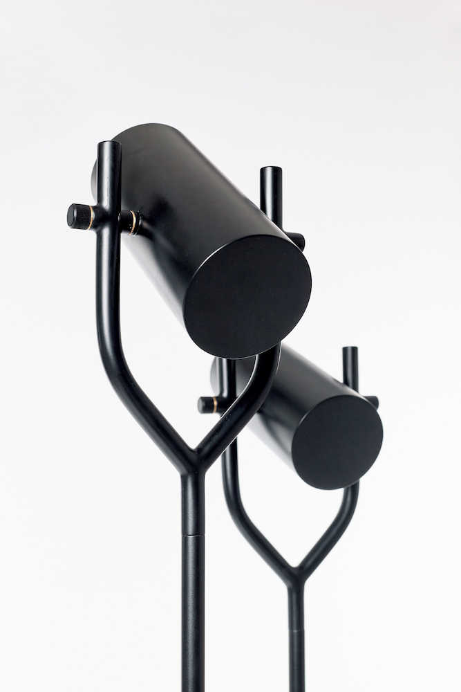 Автор дизайнер ОЛЕГ ЧАРУШИН