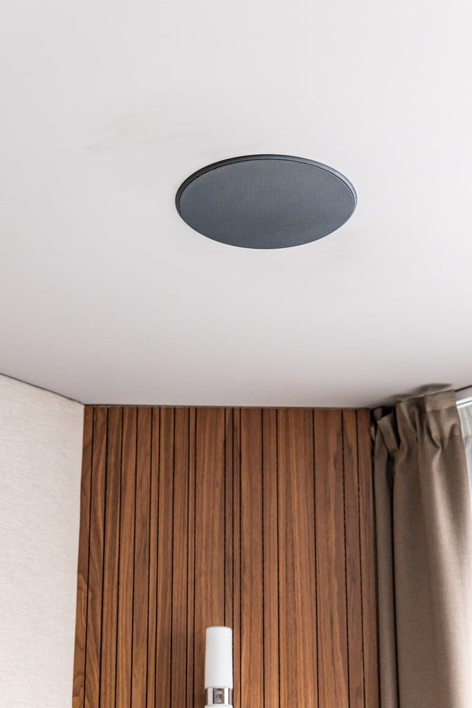 Автор дизайнер ОЛЕГ ЧАРУШИН