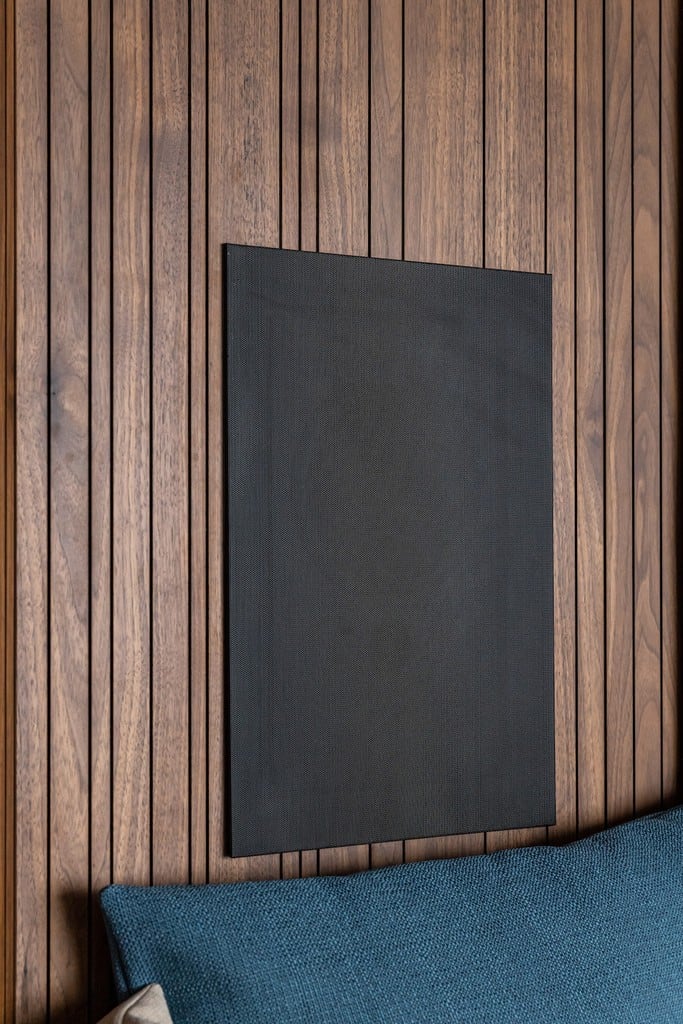 Автор дизайнер ОЛЕГ ЧАРУШИН