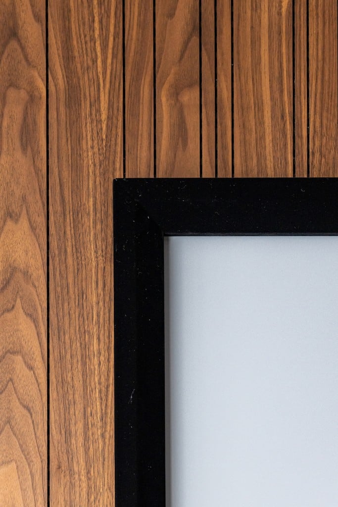 Автор дизайнер ОЛЕГ ЧАРУШИН