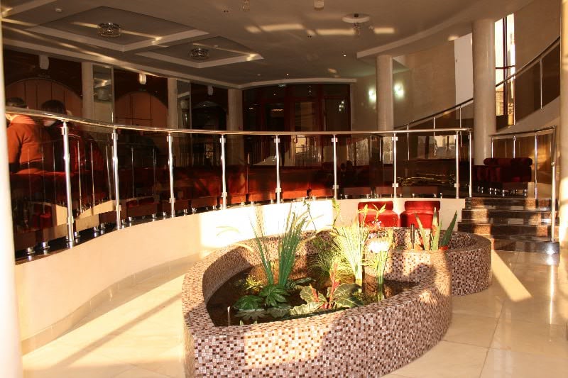 Автор дизайн-студия ИНТЕРЬЕР-WEST, руководитель Андрей Андреевский