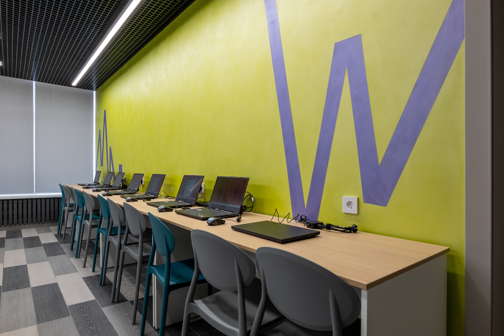 Автор дизайн-студия ИНТЕРЬЕР-WEST, руководитель Андрей Андреевский