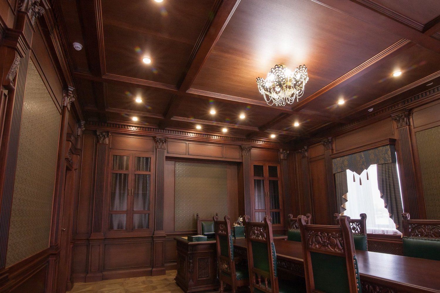 Автор студия классической мебели АРИСТОКРАТ