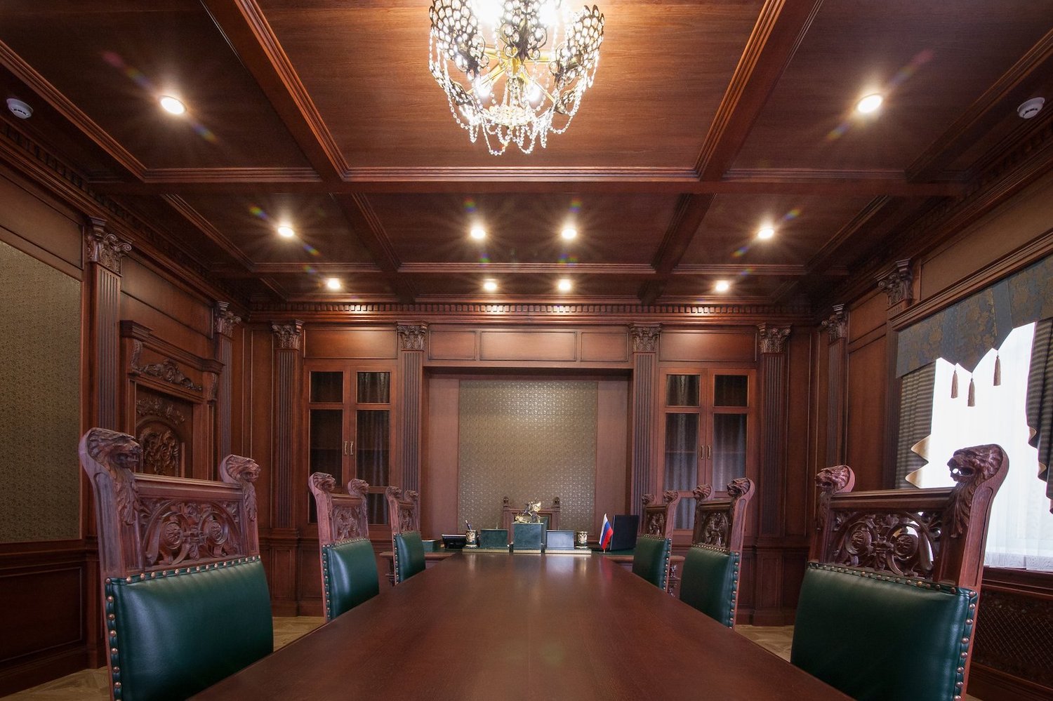 Автор студия классической мебели АРИСТОКРАТ