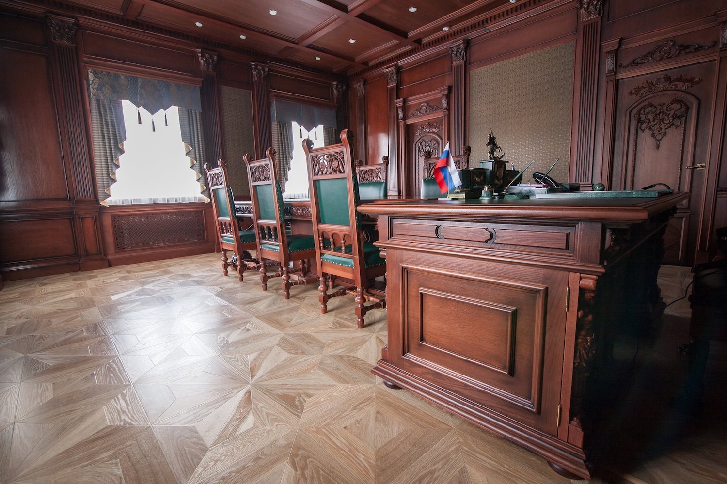 Автор студия классической мебели АРИСТОКРАТ