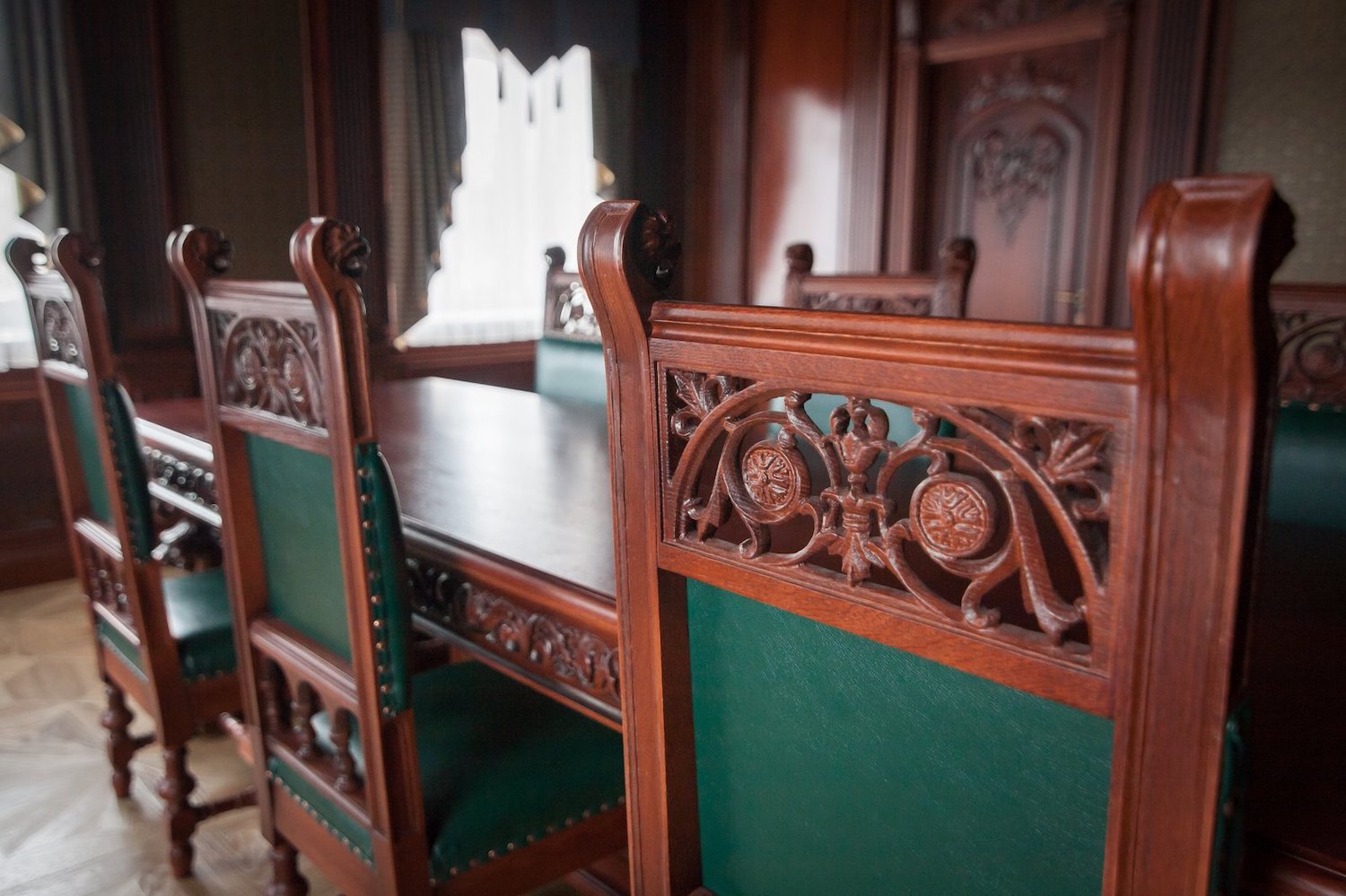 Автор студия классической мебели АРИСТОКРАТ