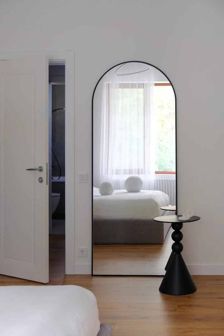 Автор дизайнер ВЕРА ПОЛЯКОВА